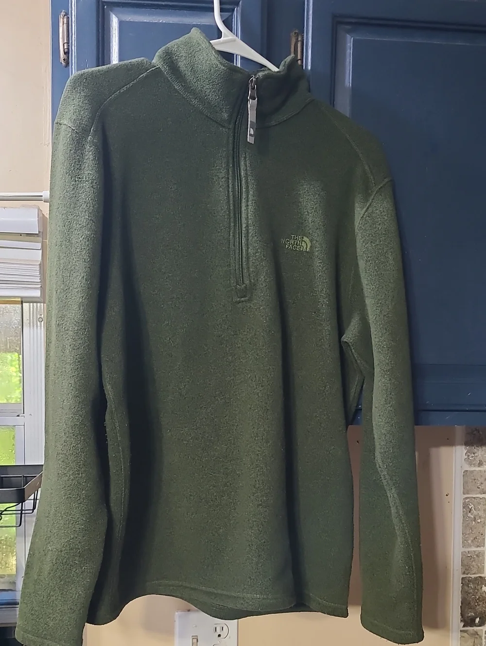 The North Face Men's Olive Green Half-Zip Fleece Pullover Medium